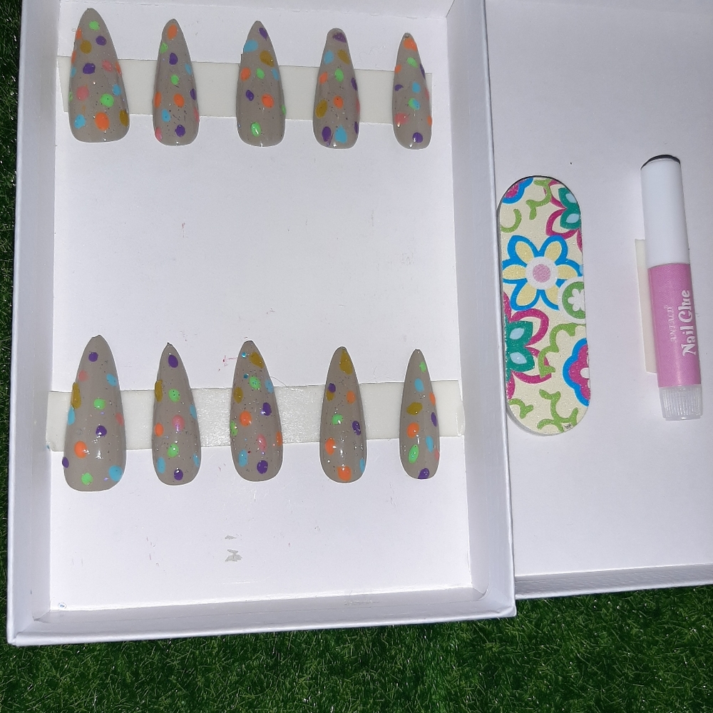 Spring colors nails - Picture 5 of 5